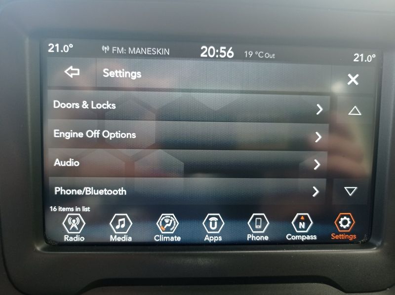 Jeep Renegade 2.0 JTD-MJET 4x4/1Maj/DigKlima - fotka 35 z 44