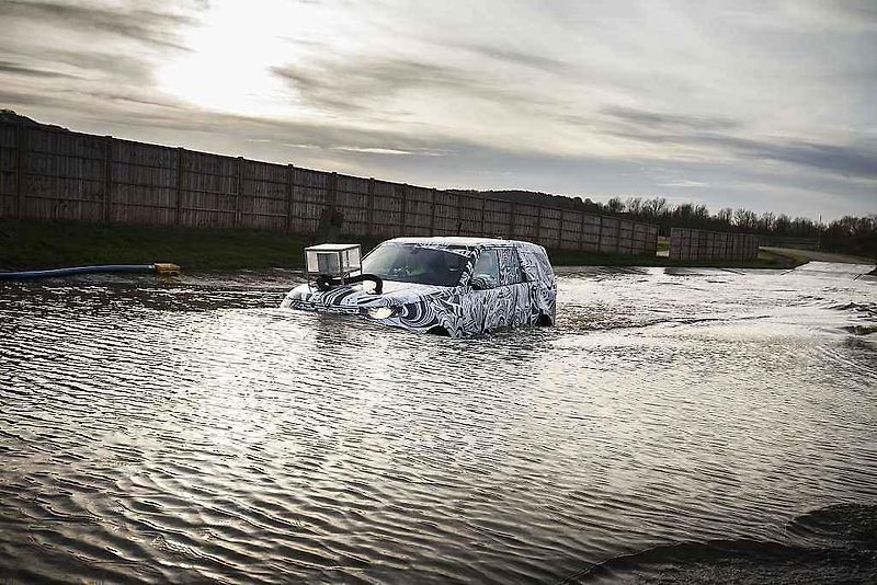 Land Rover Discovery.