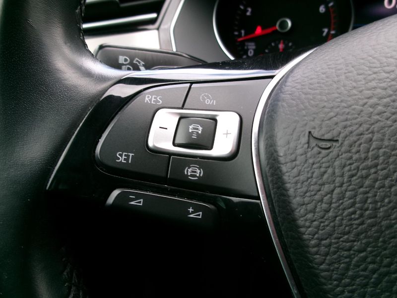 Volkswagen Passat Variant (2018) 1,5TSI AC NAVI ACC BT - fotka 20 z 39
