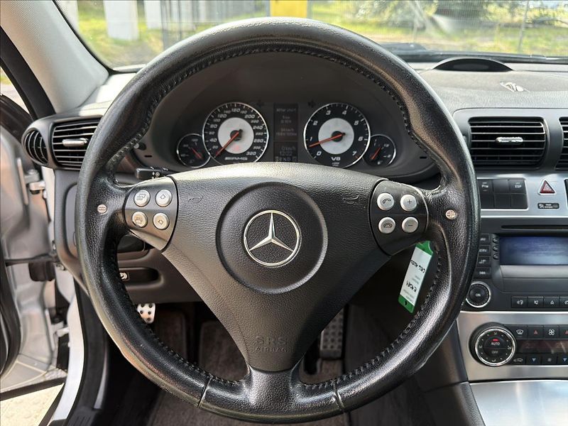 Mercedes-Benz Třídy C 5,5 V8 270 Kw C 55 AMG automat - fotka 18 z 33