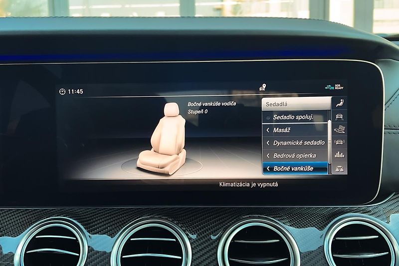 Mercedes-Benz Třídy E (2017) E63S AMG 4Matic+ V8 Biturbo - fotka 76 z 99