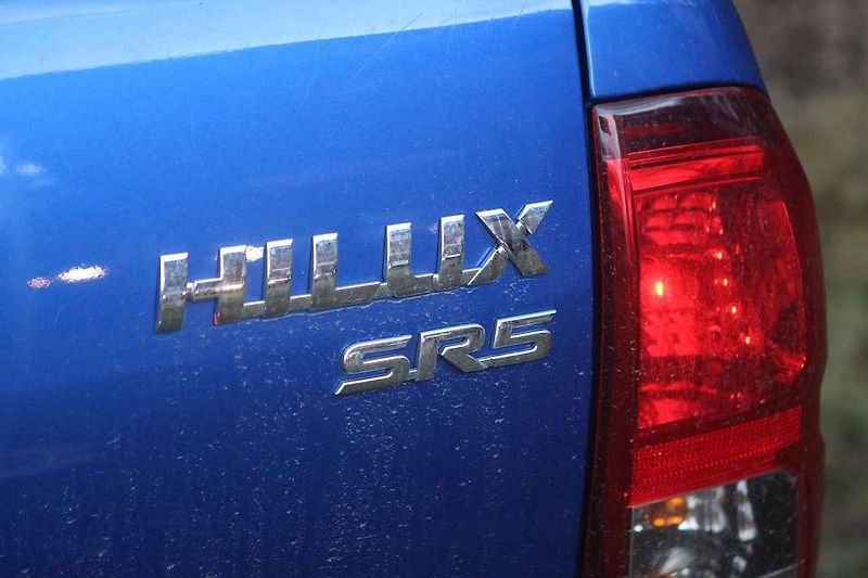 S šestkolovým Hiluxem jsme se mohli i projet