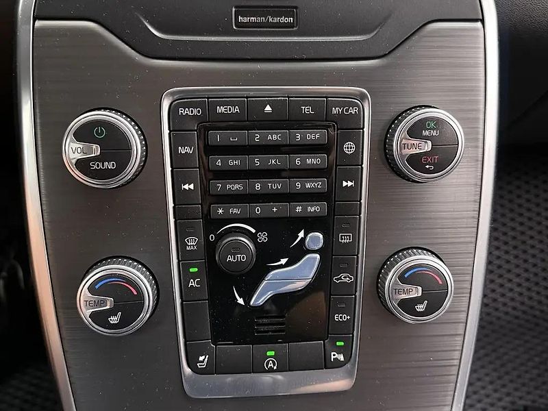 Volvo V70 2.0 D3 110kW AUT. Polar+ TZ - fotka 6 z 12