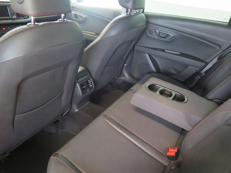 Seat Leon (2015) 2.0TDI FR,klima,navi,servis - fotka 17 z 29