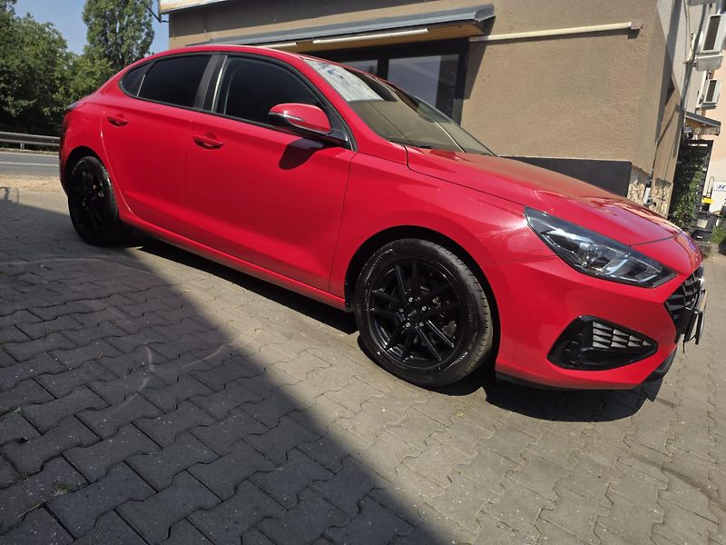 Hyundai i30 1.0-1.MAJITEL-AUTOMAT-KAMERA - fotka 11 z 20