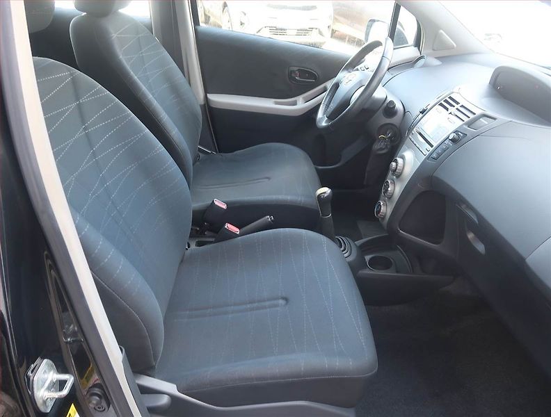 Toyota Yaris (2008) 1.0 VVT-i, po STK, CZ doklady - fotka 9 z 14