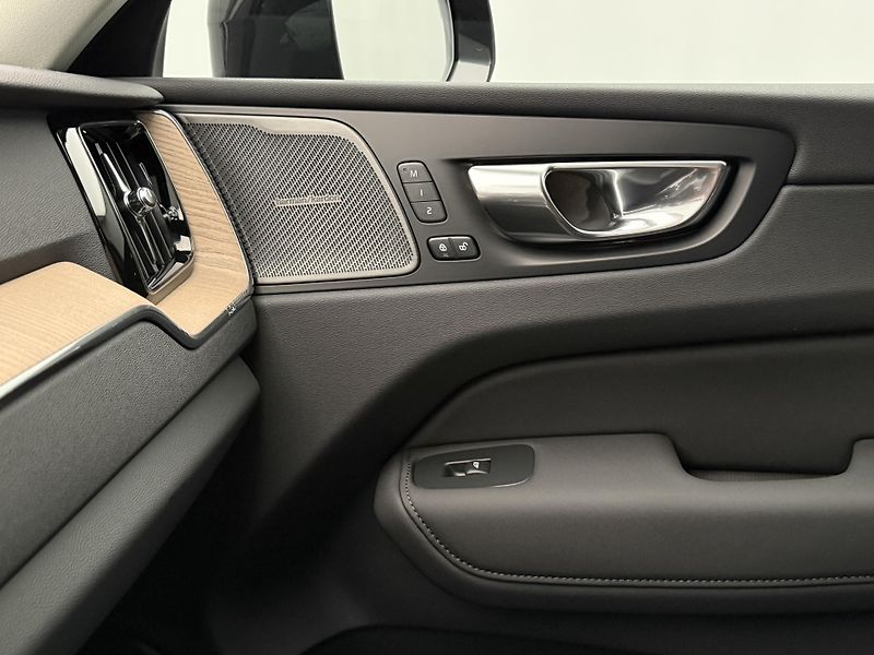 Volvo XC60 (2026) B5 AWD AUT BRIGHT PLUS - fotka 28 z 30