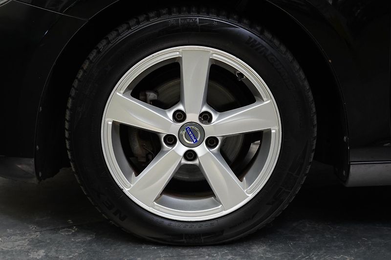 Volvo V40 - fotka 10 z 14