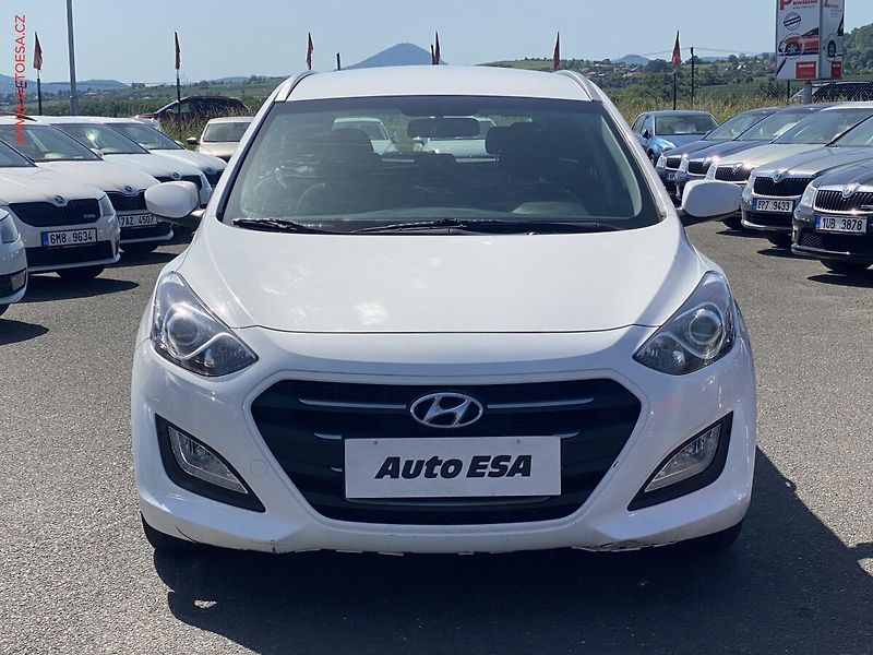 Hyundai i30 (2016) 1.6GDi, ČR, AC, tempo - fotka 2 z 13
