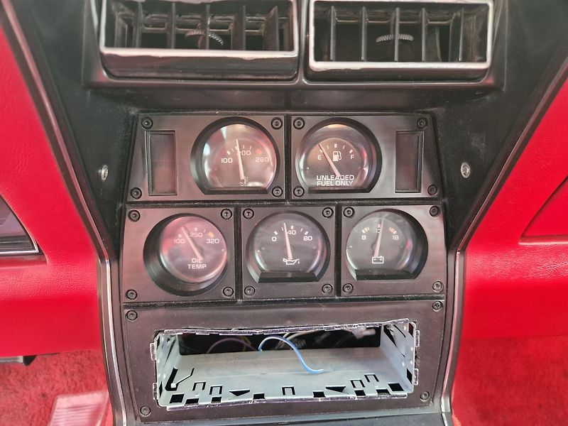 Chevrolet Corvette C3 - fotka 17 z 34