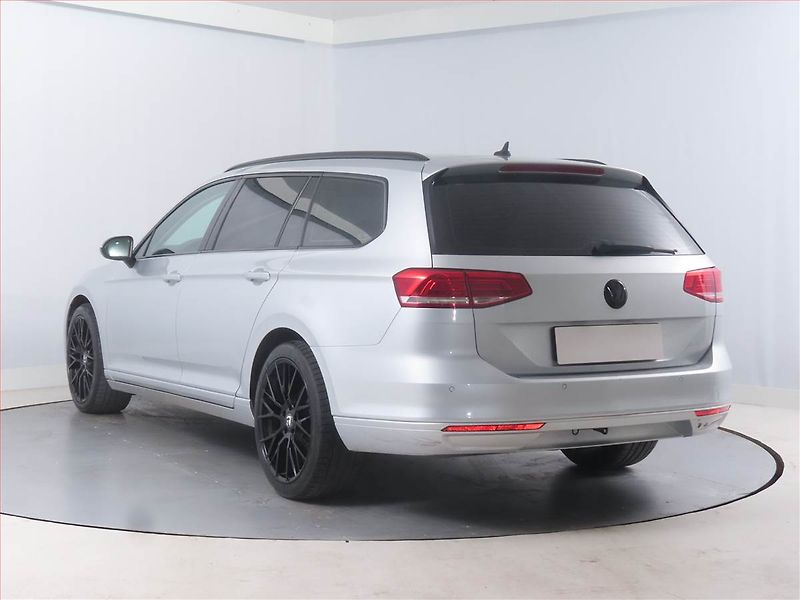Volkswagen Passat (2016) Comfortline 2.0 TDI, Automat - fotka 4 z 22