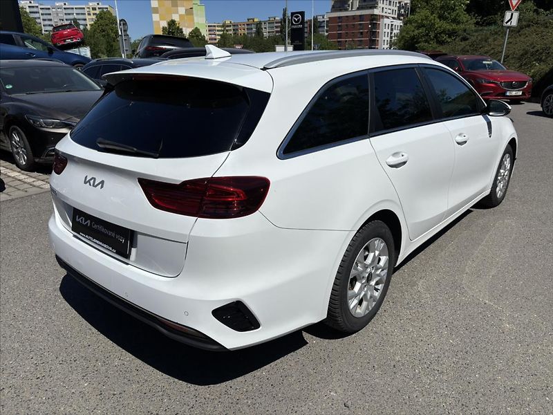 Kia Ceed 1,5 TGDi 118kW AT TOP KAMERA - fotka 5 z 43