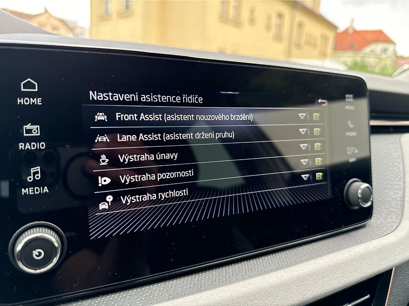 Škoda Kamiq Top Selection 1,0 TSI 85 kW 7- - fotka 13 z 17