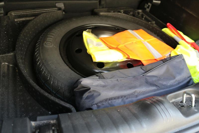 Jeep Compass 1,3 110 kW , ČR - fotka 45 z 47