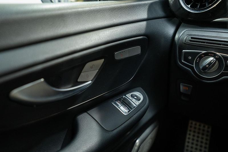 Mercedes-Benz Ostatní V300d 4MATIC 176 kW - fotka 17 z 32