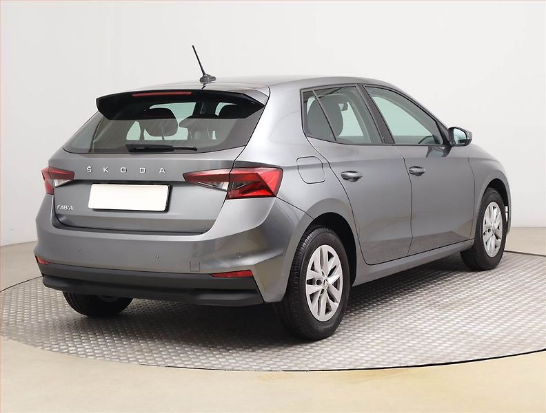 Škoda Fabia (2022) Ambition 1.0 TSI, Serv.kniha - fotka 5 z 17