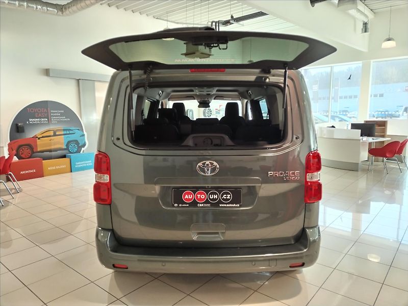 Toyota ProAce Verso 2.0 DIESEL 6MT L1  FAMILY 8s - fotka 12 z 14