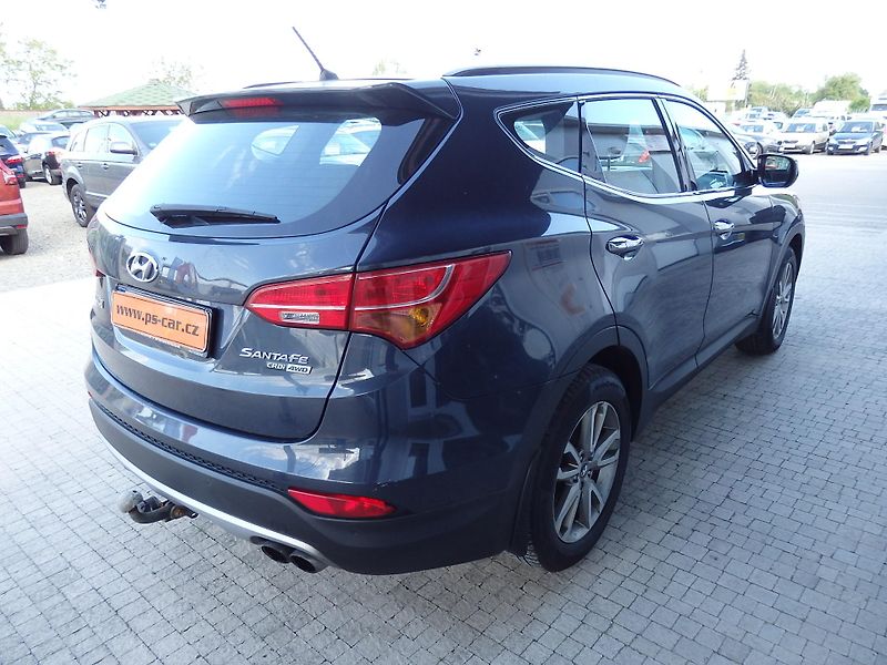 Hyundai Santa Fe 2.2 CRDi AWD ZÁLOHOVÁNO - fotka 4 z 17