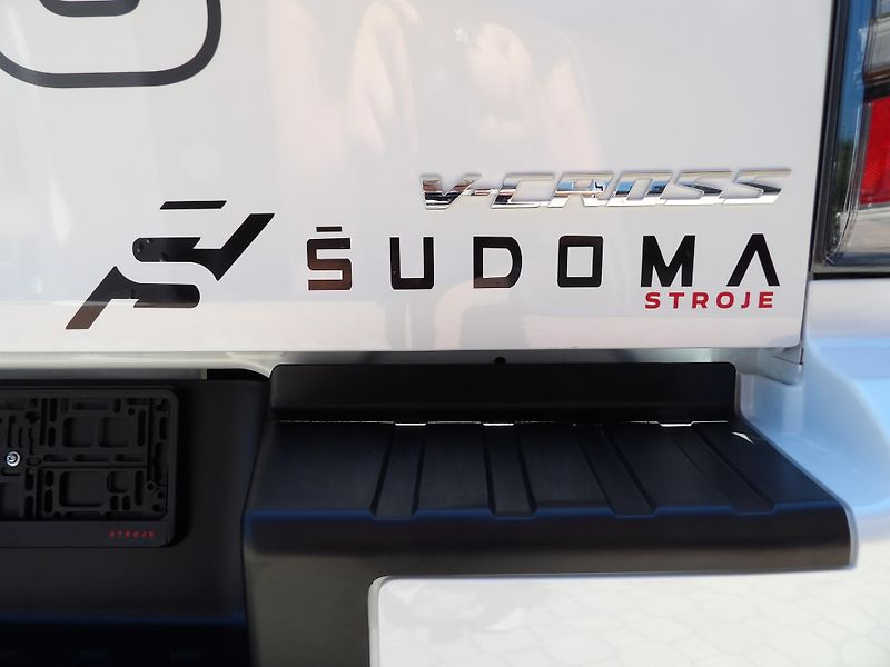Isuzu D-Max (2026) V-Cross 2.2L 163K 4x4 8st. A/T - fotka 49 z 51