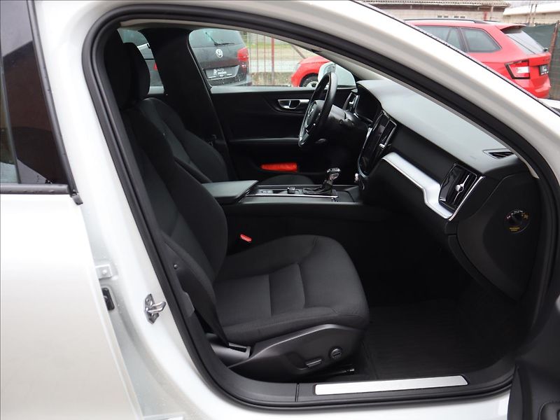 Volvo V60 2,0 CrossCountry AWD Po rozvod - fotka 24 z 34