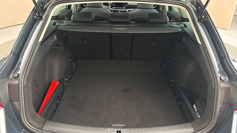 Seat Leon 2.0 TDI DSG FR Sportstourer - fotka 17 z 25