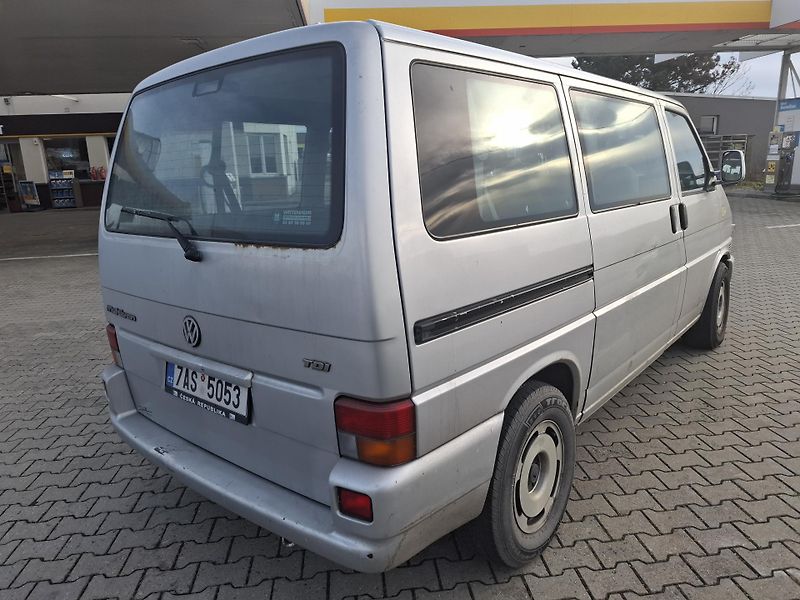 Volkswagen Multivan T4 2,5 TDI - fotka 4 z 8