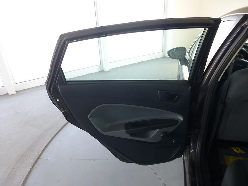 Ford Fiesta (2010) 1,25i**KLIMATIZACE**ALU* - fotka 10 z 19