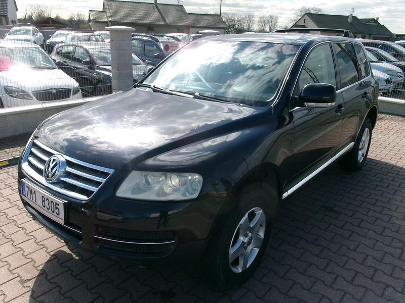 Volkswagen Touareg (2004) 2,5TDI DSG AC TEMP ALU  - fotka 2 z 24
