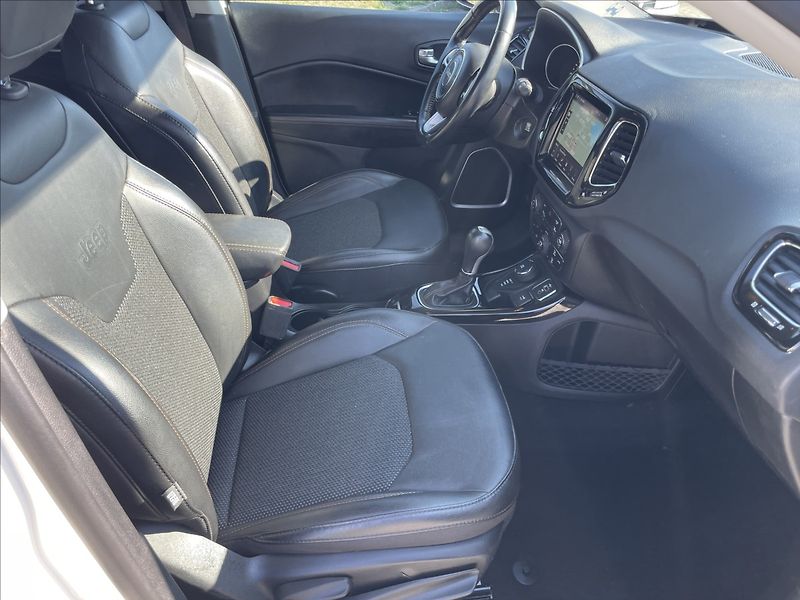 Jeep Compass 1,4 T 125kw AT9 4x4 Limited - fotka 12 z 32