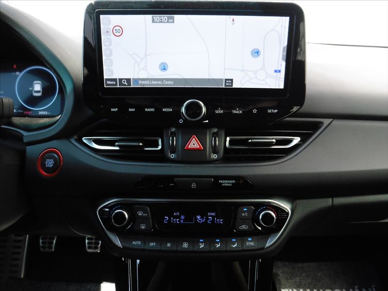 Hyundai i30 1,5 N-Line 103kW T-GDI - fotka 11 z 13