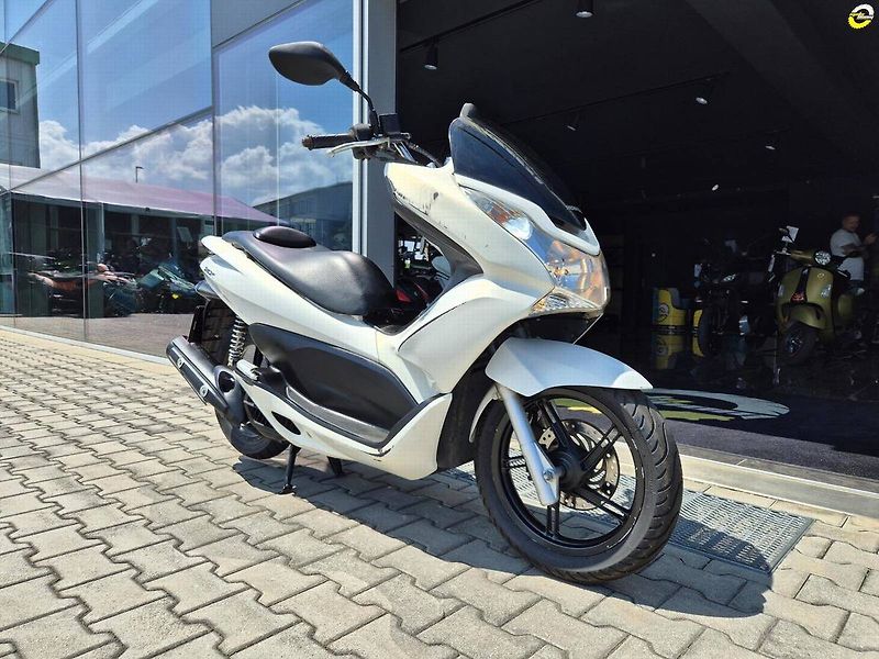 Honda PCX 125 (2011) - fotka 2 z 24