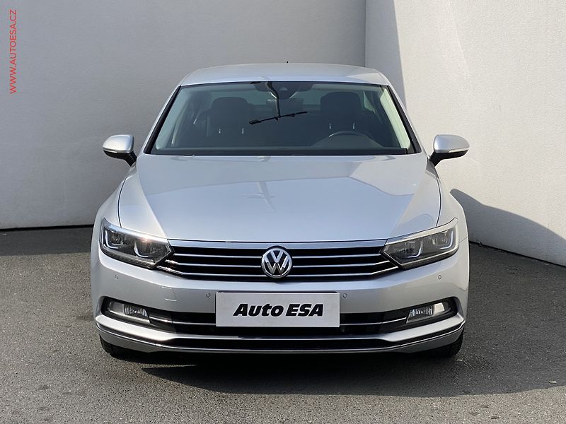 Volkswagen Passat (2019) 2.0 TDi, Highline, DSG, +ALU - fotka 2 z 20