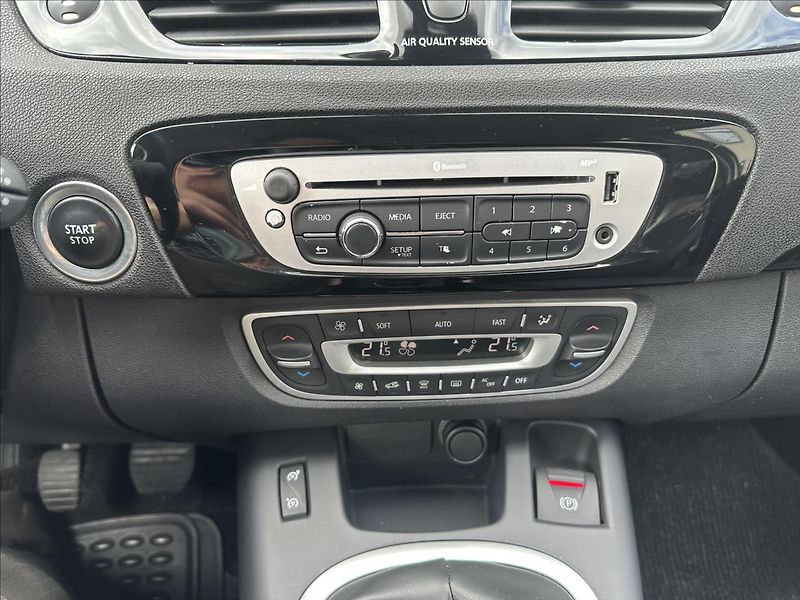 Renault Grand Scénic 1,6 dCI 7.MÍST - fotka 16 z 28