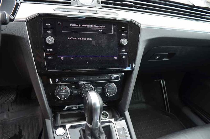 Volkswagen Passat (2018) 1,6 TDI HIGHLINE - fotka 14 z 22