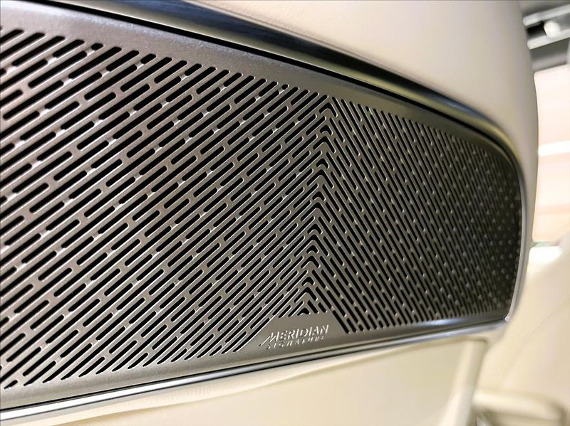 Land Rover Range Rover (2026) 4,4 P540 V8 AUTOBIOGRAPHY SWB - fotka 39 z 44