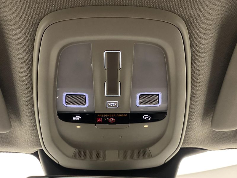 Volvo XC40 (2026) B4 AUT DARK PLUS - fotka 39 z 65