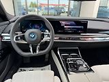 BMW Řada 7 750e xDrive 07/2025 TV - náhled 14