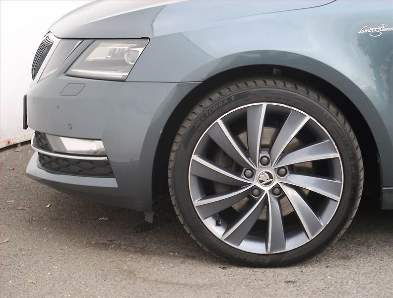 Škoda Octavia (2017) Laurin&Klement 2.0 TDI, 4X4 - fotka 15 z 25