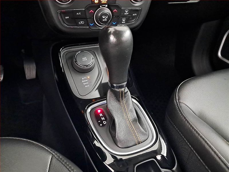 Jeep Compass (2020) 2.0 MultiJet, 4X4, Automat - fotka 13 z 19