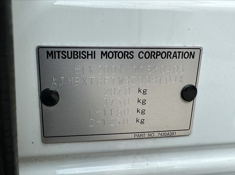 Mitsubishi Outlander 2,0 150PS  Intense A/T 4x4 - fotka 46 z 53