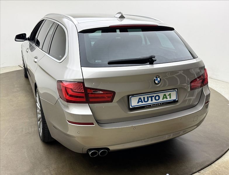BMW Řada 5 3,0 30d 4X4 DPH LED KŮŽE TAŽNÉ - fotka 6 z 38