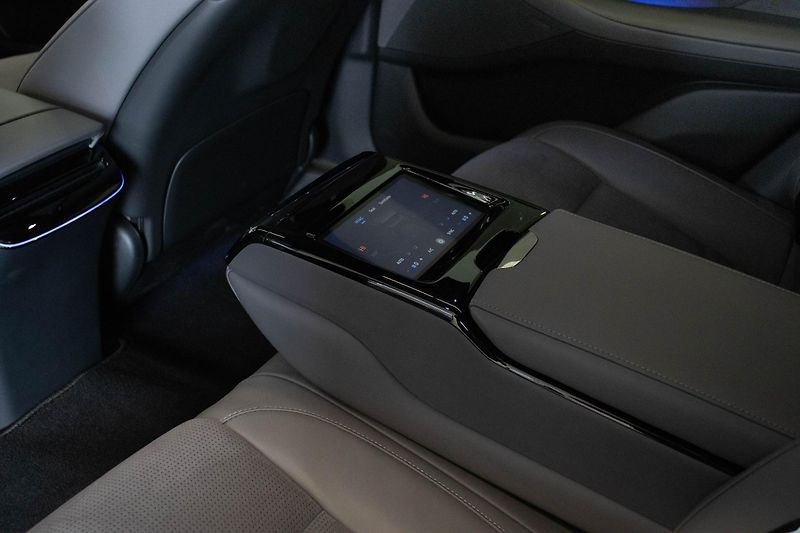 Voyah PASSION (2025) PHEV 4x4 - fotka 16 z 18