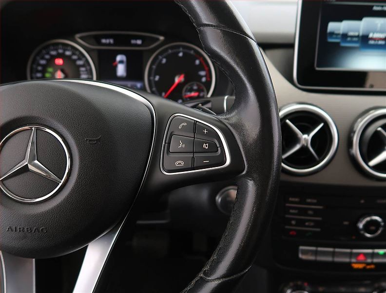 Mercedes-Benz Třídy B (2017) B 180 CDI, Automat, Serv.kniha - fotka 17 z 22