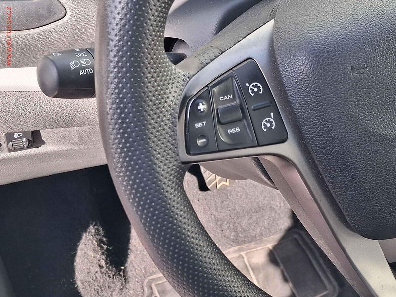Lada Vesta (2017) 1.6i, 1.maj, AC, TZ, park - fotka 13 z 18