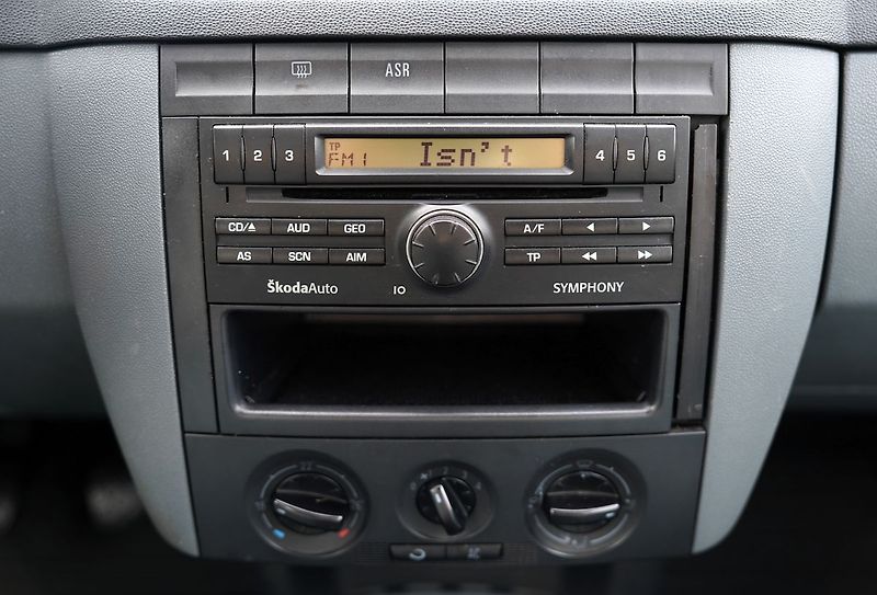 Škoda Fabia 1.9 TDI,100 PS/klima/alarm - fotka 31 z 34