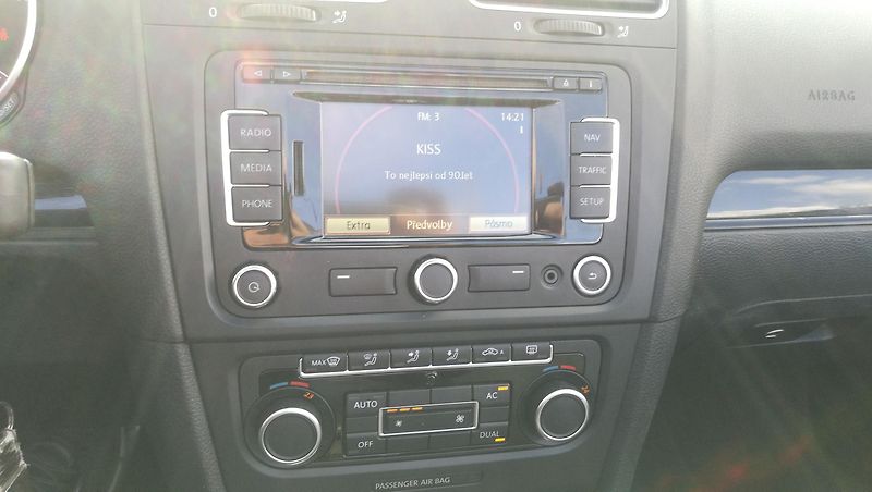 Volkswagen Golf (2013) VI 2,0TDI CABRIO DSG EL.STŘECH - fotka 9 z 17