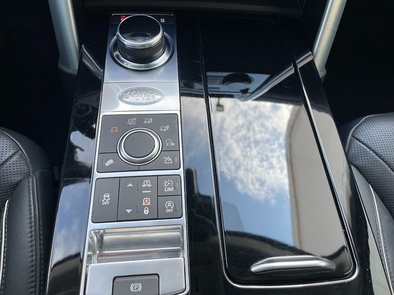 Land Rover Discovery (2017) 3.0Td6 190kW HSE LUXURY - fotka 19 z 44