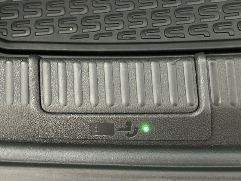 Škoda Superb 2.0 TDI L & K - fotka 24 z 29