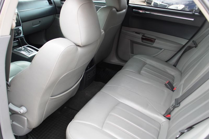 Chrysler 300C (2007) REZERVACE - fotka 10 z 16