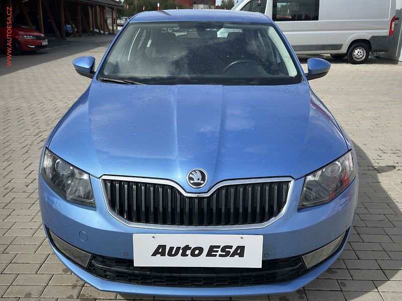 Škoda Octavia (2016) 1.4 TSi, ČR, Bixenon - fotka 2 z 21